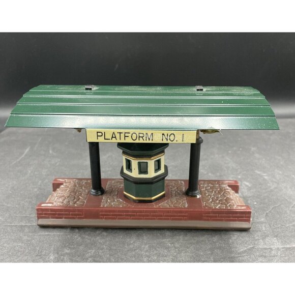Dept 56 Victoria Station Train Platform Retired 5575-1 Heritage Village W/Box - Picture 6 of 9